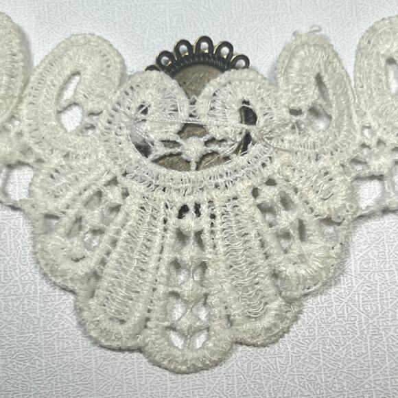 Vintage Style Cameo on Lace Choker Necklace Collar Ribbon Tie Victorian Romantic - Picture 12 of 13